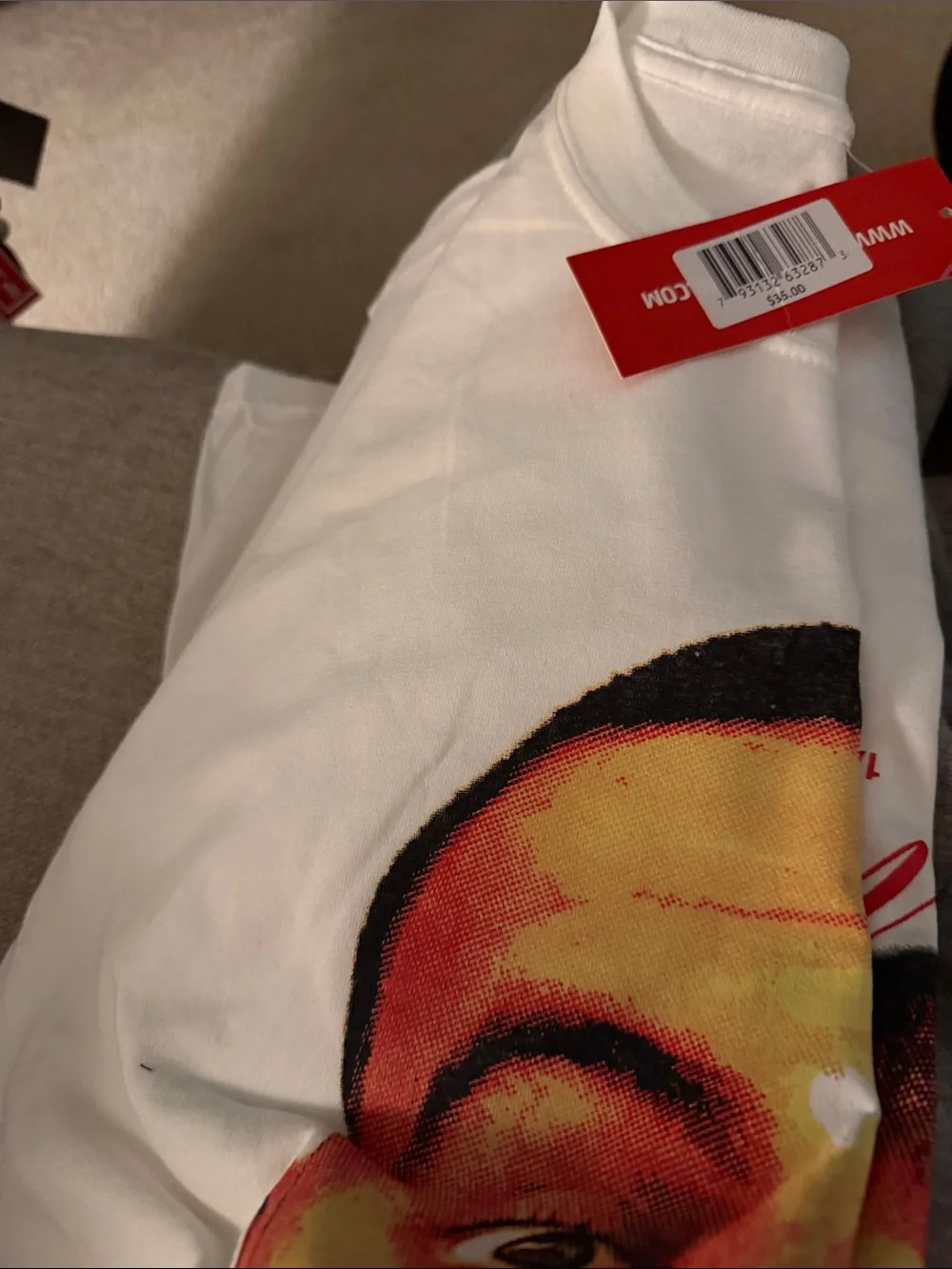 White Graphic Men’s T‑Shirt with Bold Face Print Mac Miller